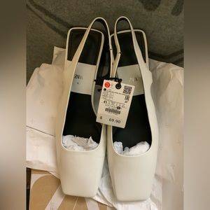 NWT ZARA White leather square toe pump/sling back heels. Very BV Style!